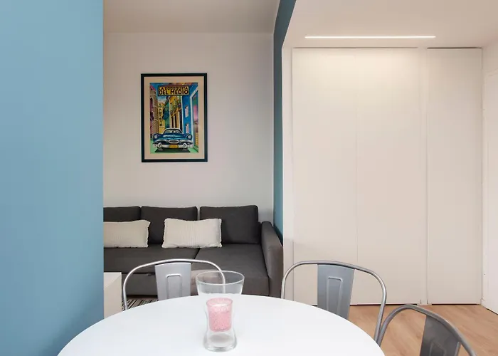 Apartment Gambara Urban Flat - Stylish And Next To Metro *